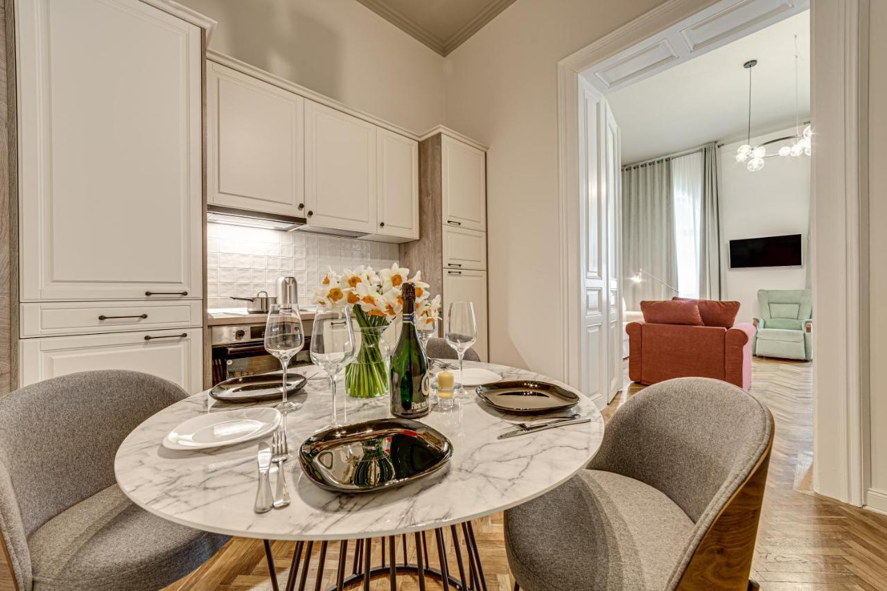 Central Family Apartment Arad Exterior photo